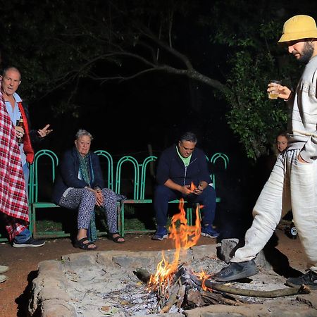 Rhino Tourist Camp Hotel Ololaimutiek Luaran gambar
