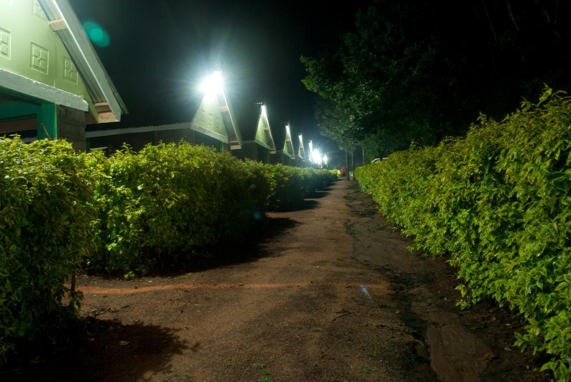 Rhino Tourist Camp Hotel Ololaimutiek Luaran gambar