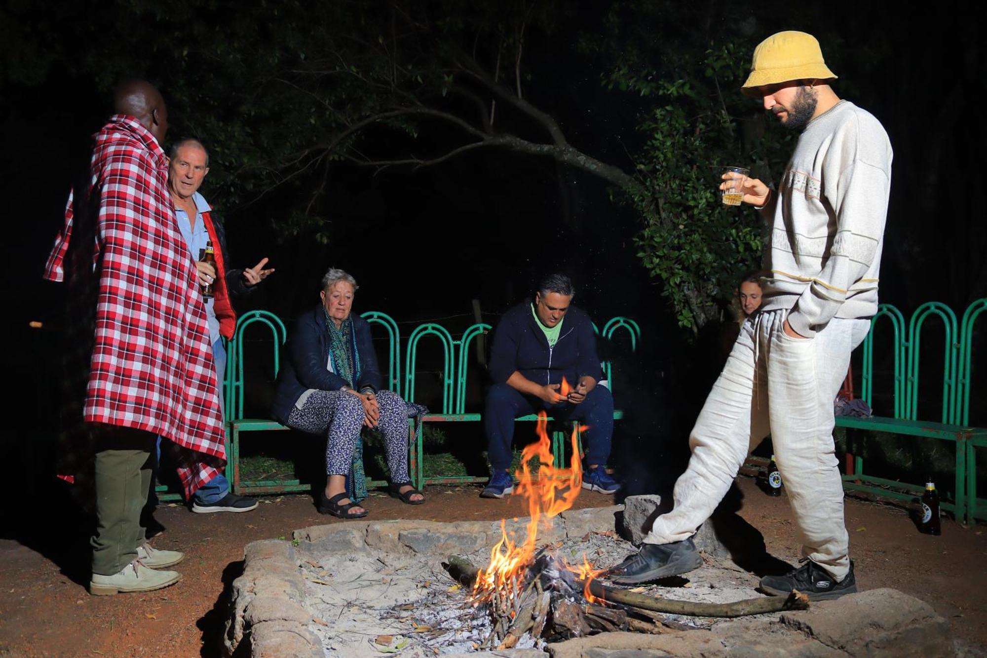 Rhino Tourist Camp Hotel Ololaimutiek Luaran gambar