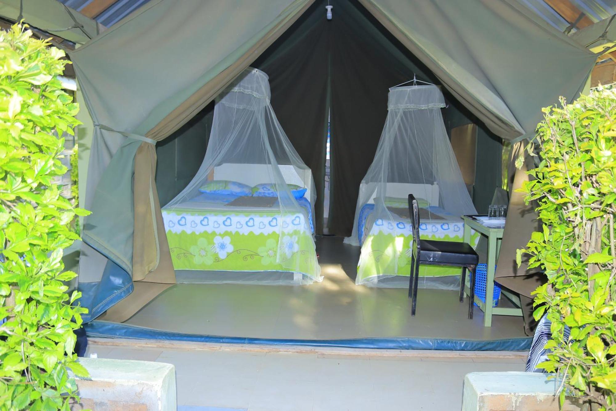 Rhino Tourist Camp Hotel Ololaimutiek Luaran gambar