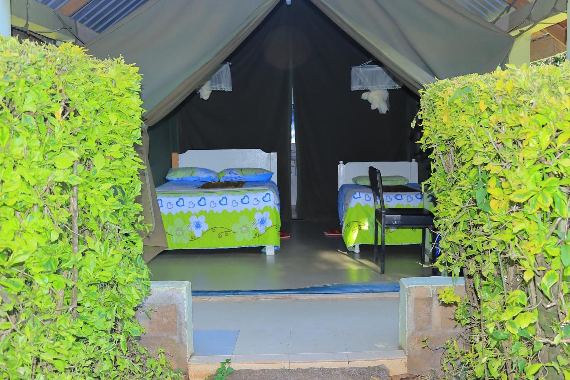 Rhino Tourist Camp Hotel Ololaimutiek Luaran gambar