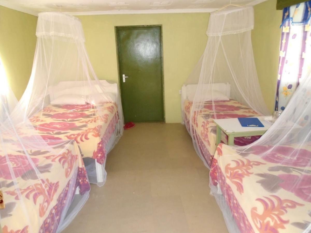 Rhino Tourist Camp Hotel Ololaimutiek Luaran gambar
