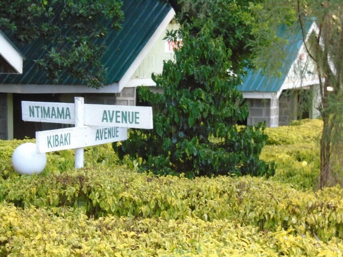 Rhino Tourist Camp Hotel Ololaimutiek Luaran gambar
