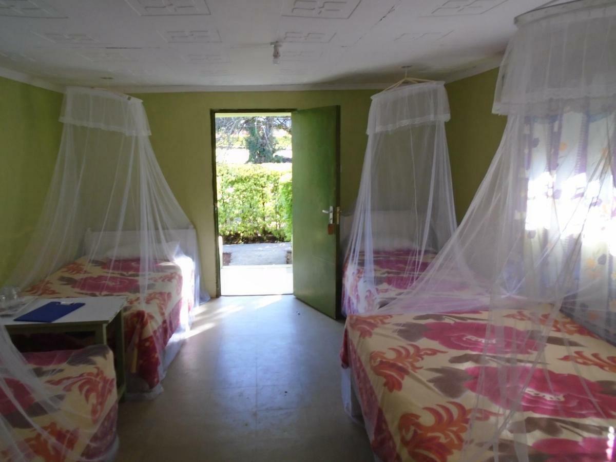 Rhino Tourist Camp Hotel Ololaimutiek Luaran gambar