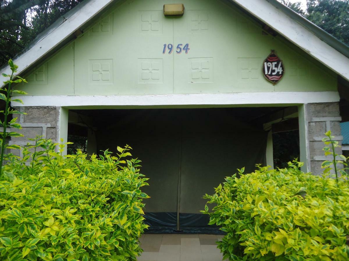 Rhino Tourist Camp Hotel Ololaimutiek Luaran gambar