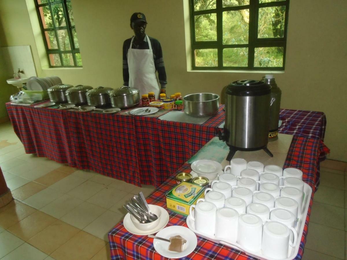 Rhino Tourist Camp Hotel Ololaimutiek Luaran gambar